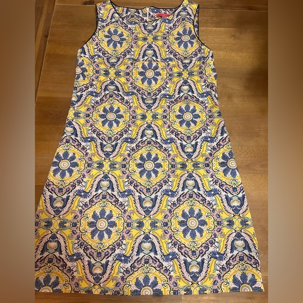 Betsey Johnson Blue Yellow Tile Print Shift Dress Size 6 Sleeveless Mod Mini